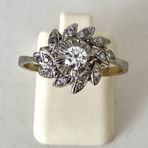VIntage Diamond Flower Ring