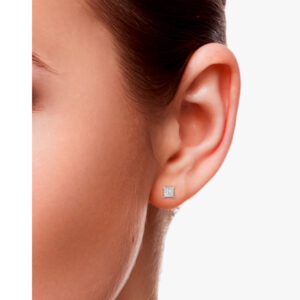 Classic 4-prong diamond earring settings for Princess Cut in 18k gold / platinum